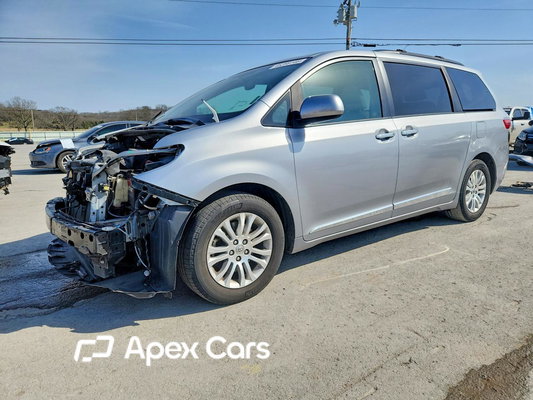Toyota Sienna 2016 - Image 1 of 14