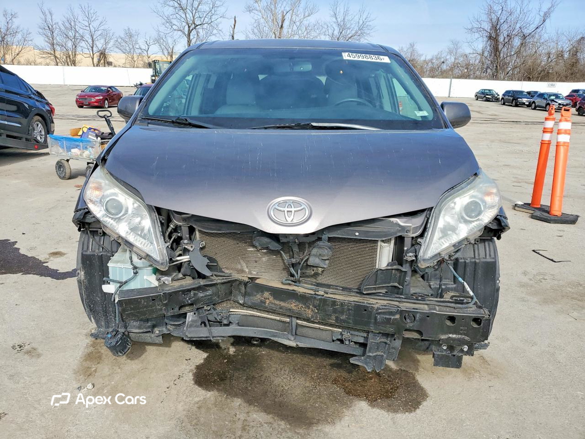Toyota Sienna 2016