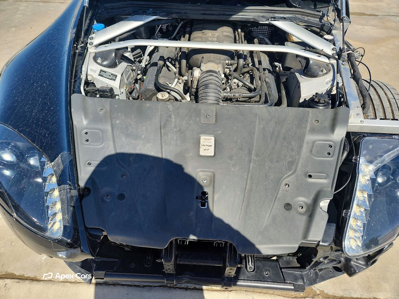 Aston Martin Vantage 2015