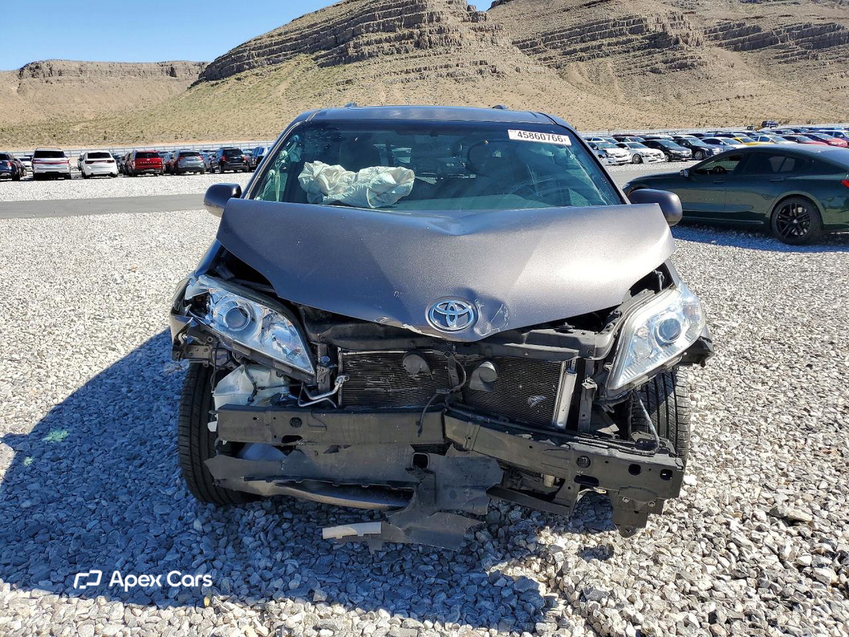 Toyota Sienna 2015