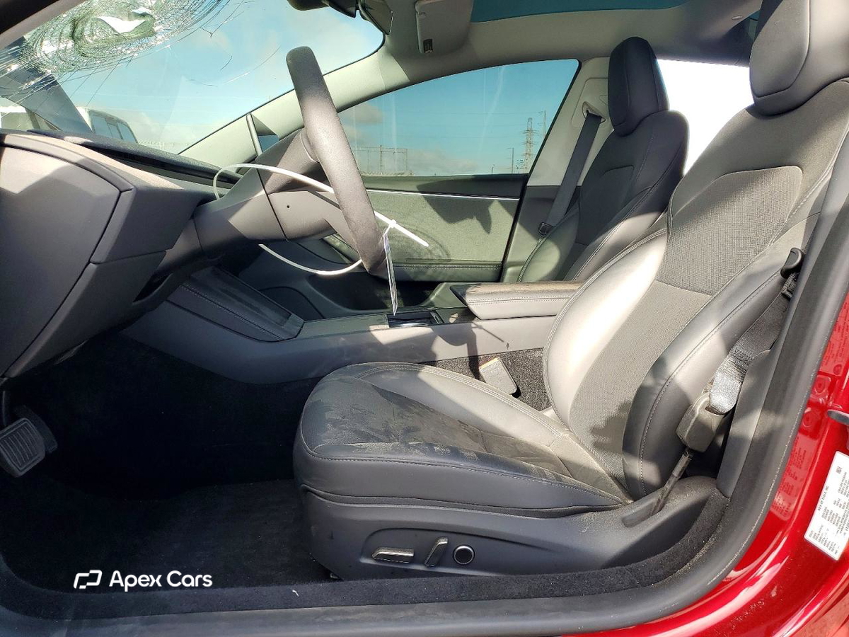 Tesla Model 3 2025