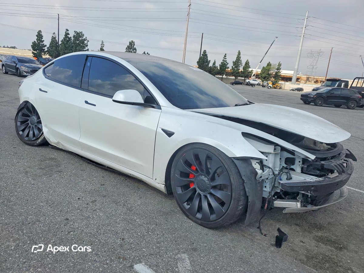Tesla Model 3 2022