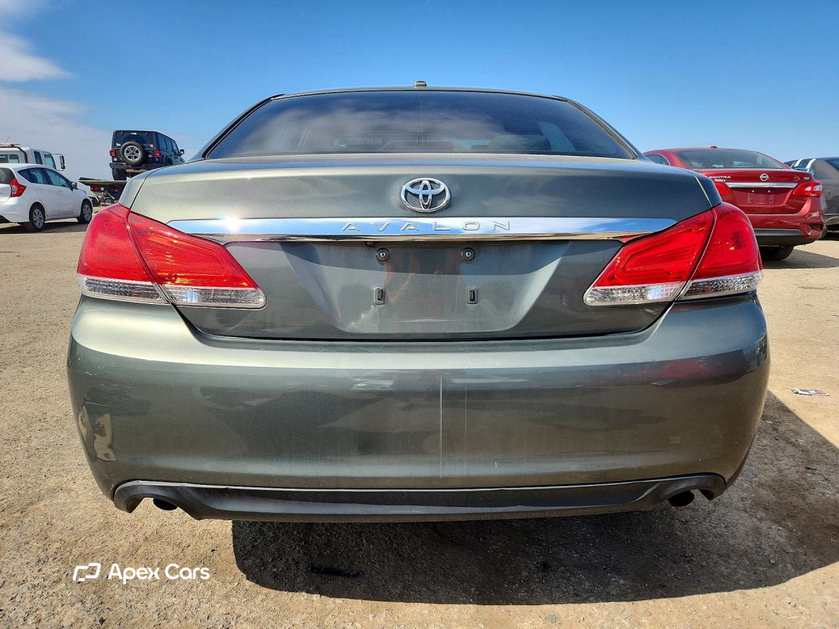 Toyota Avalon 2011