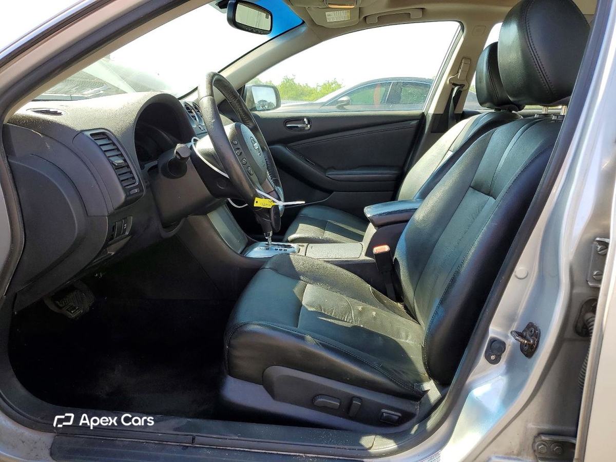 Nissan Altima 2010