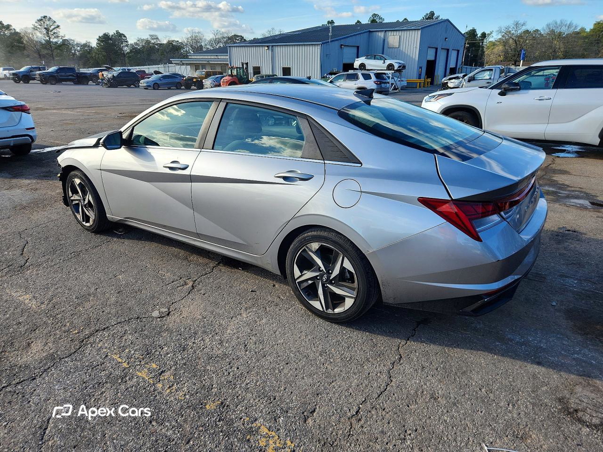 Hyundai Elantra 2021