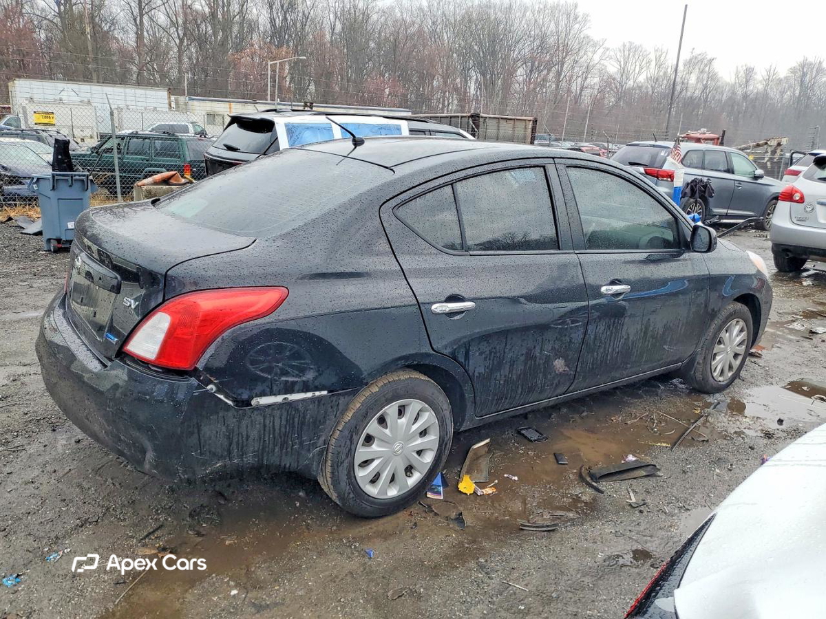 Nissan Versa 2012