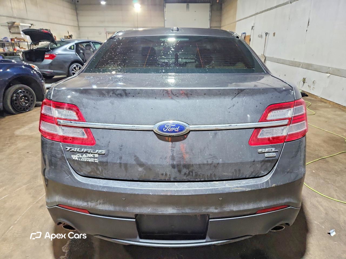 Ford Taurus 2015