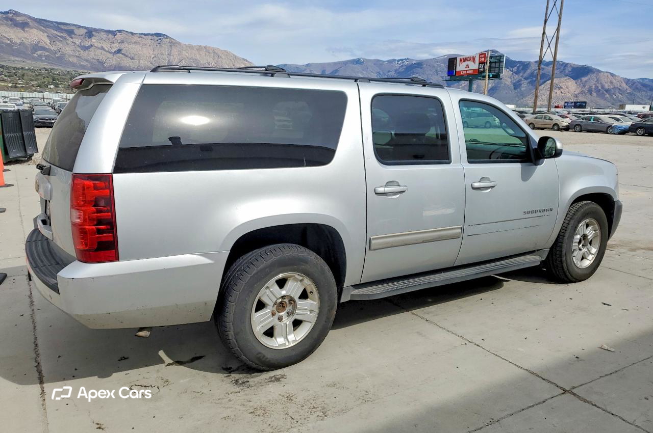 Chevrolet Suburban 2013