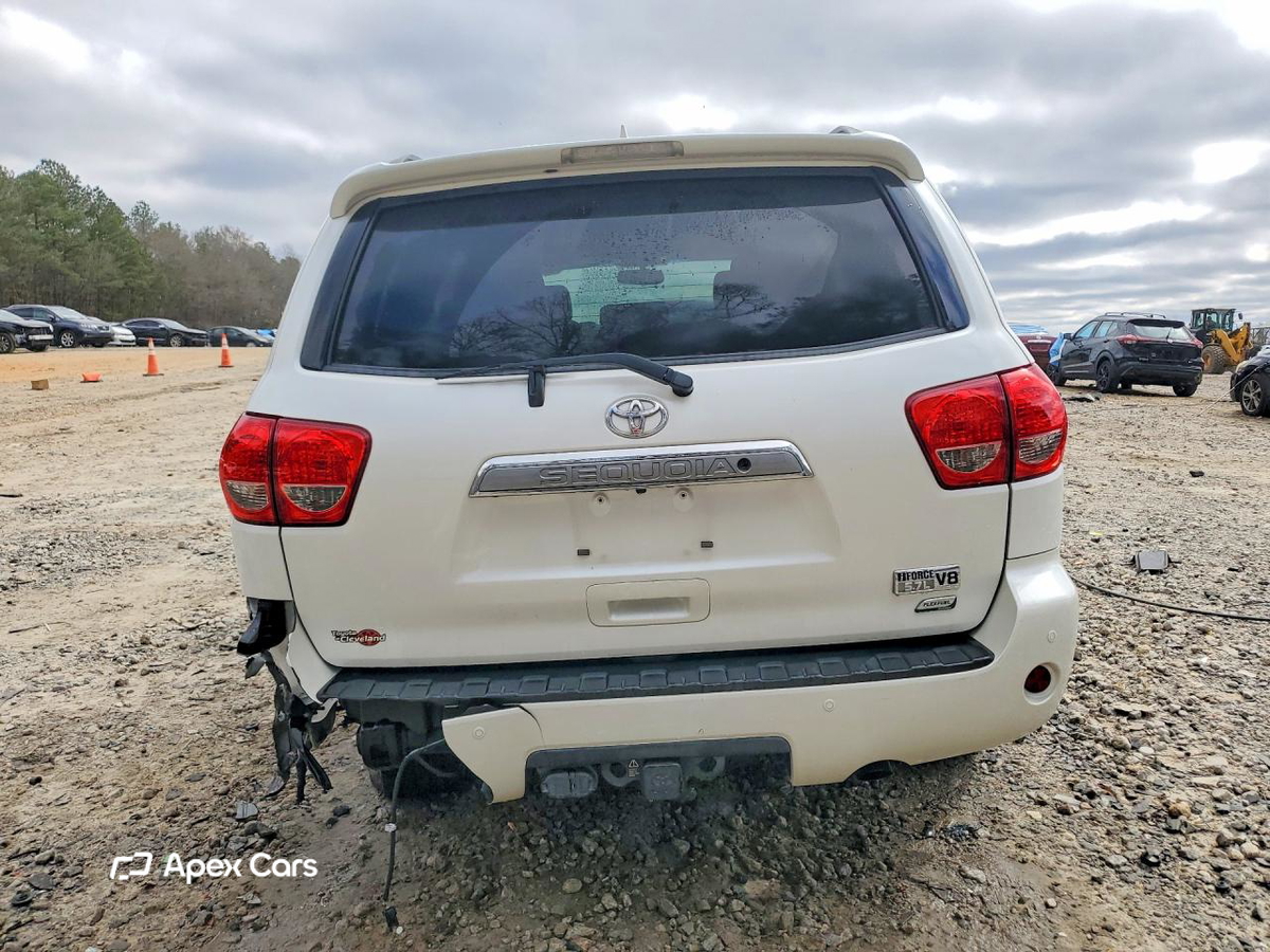 Toyota Sequoia 2016