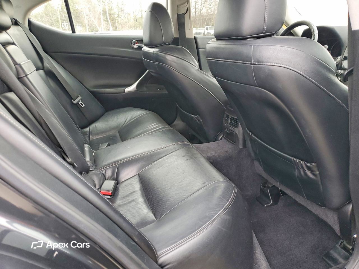 Lexus IS 2010