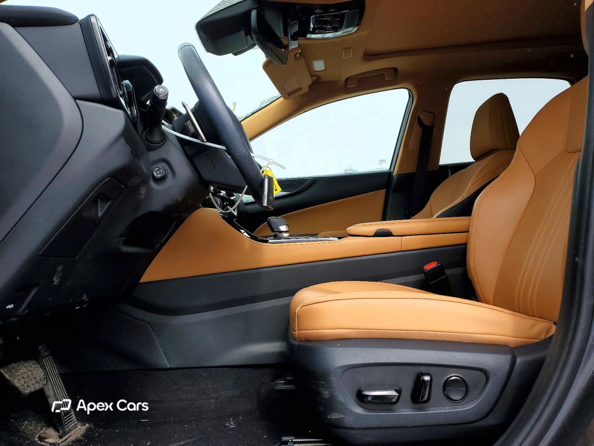 Lexus NX 2025