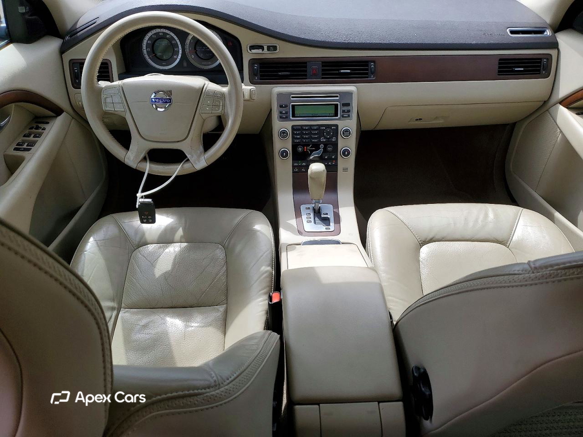Volvo XC70 2010