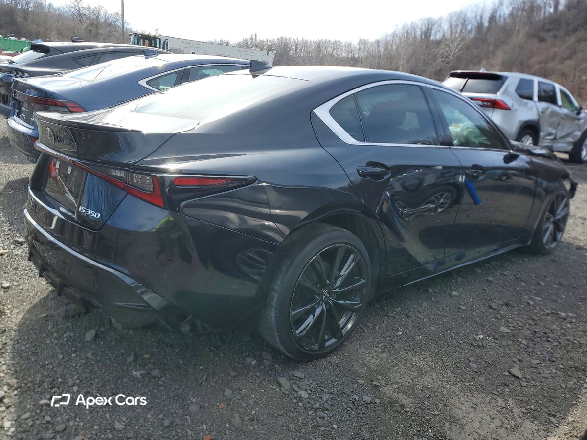 Lexus IS 2024