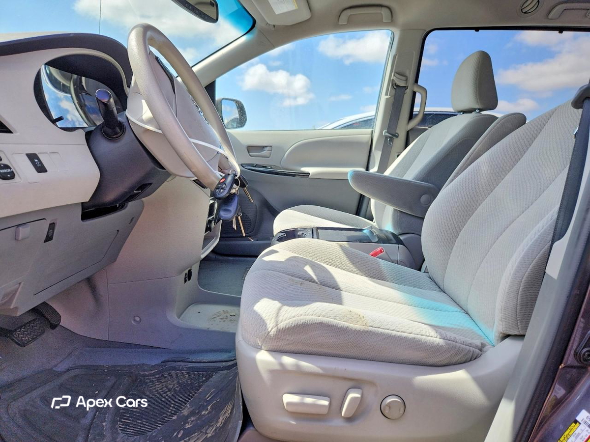 Toyota Sienna 2011