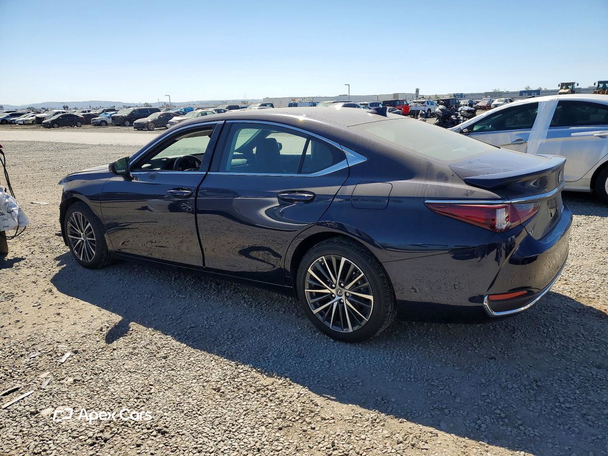 Lexus ES 2025