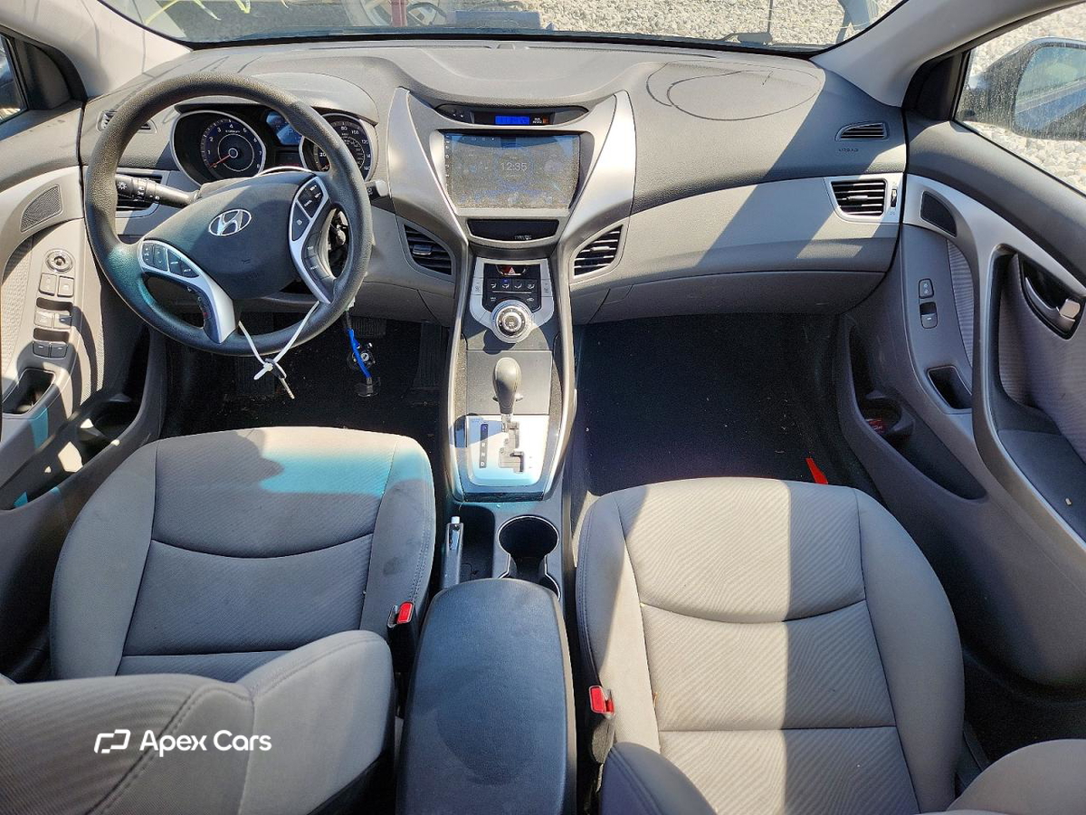 Hyundai Elantra 2012