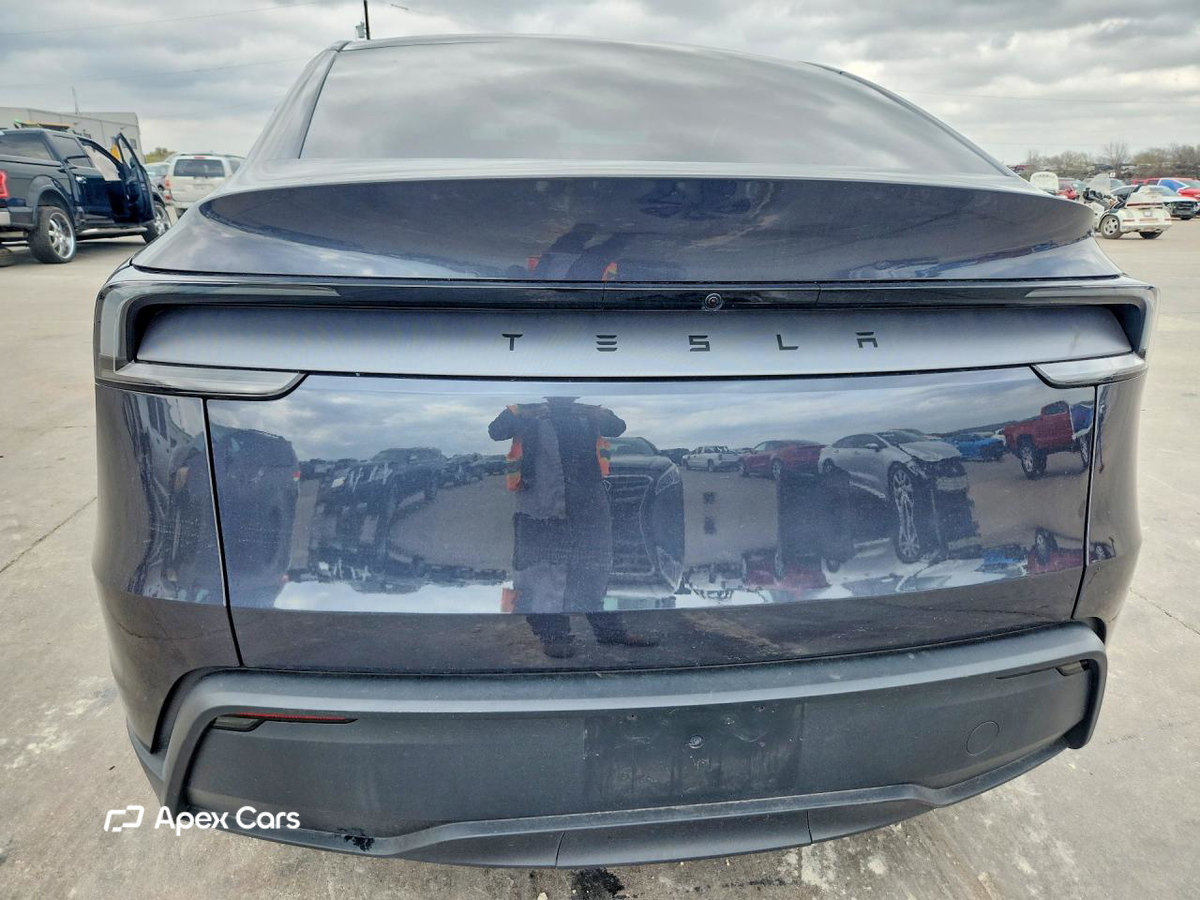 Tesla Model Y 2026