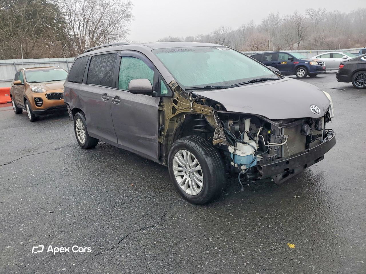 Toyota Sienna 2014