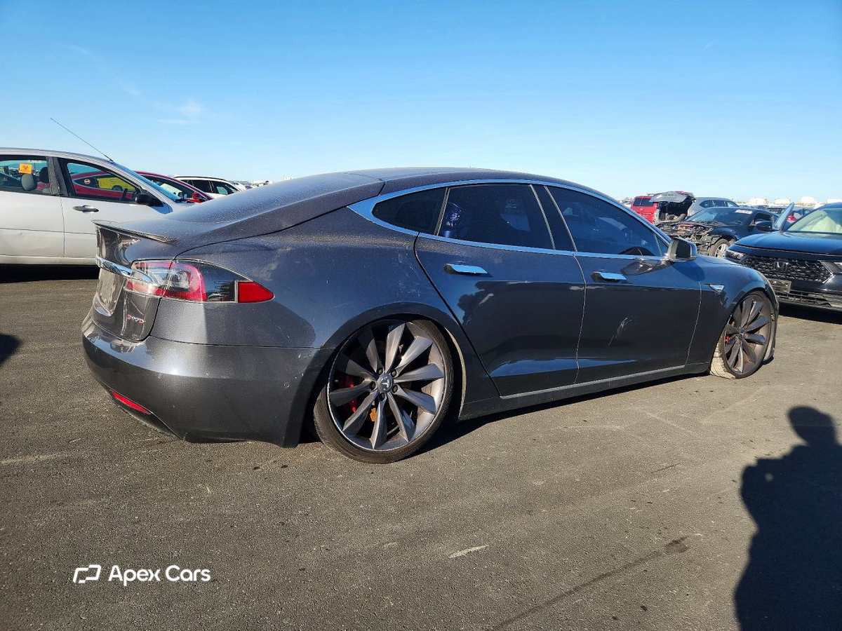 Tesla Model S 2016