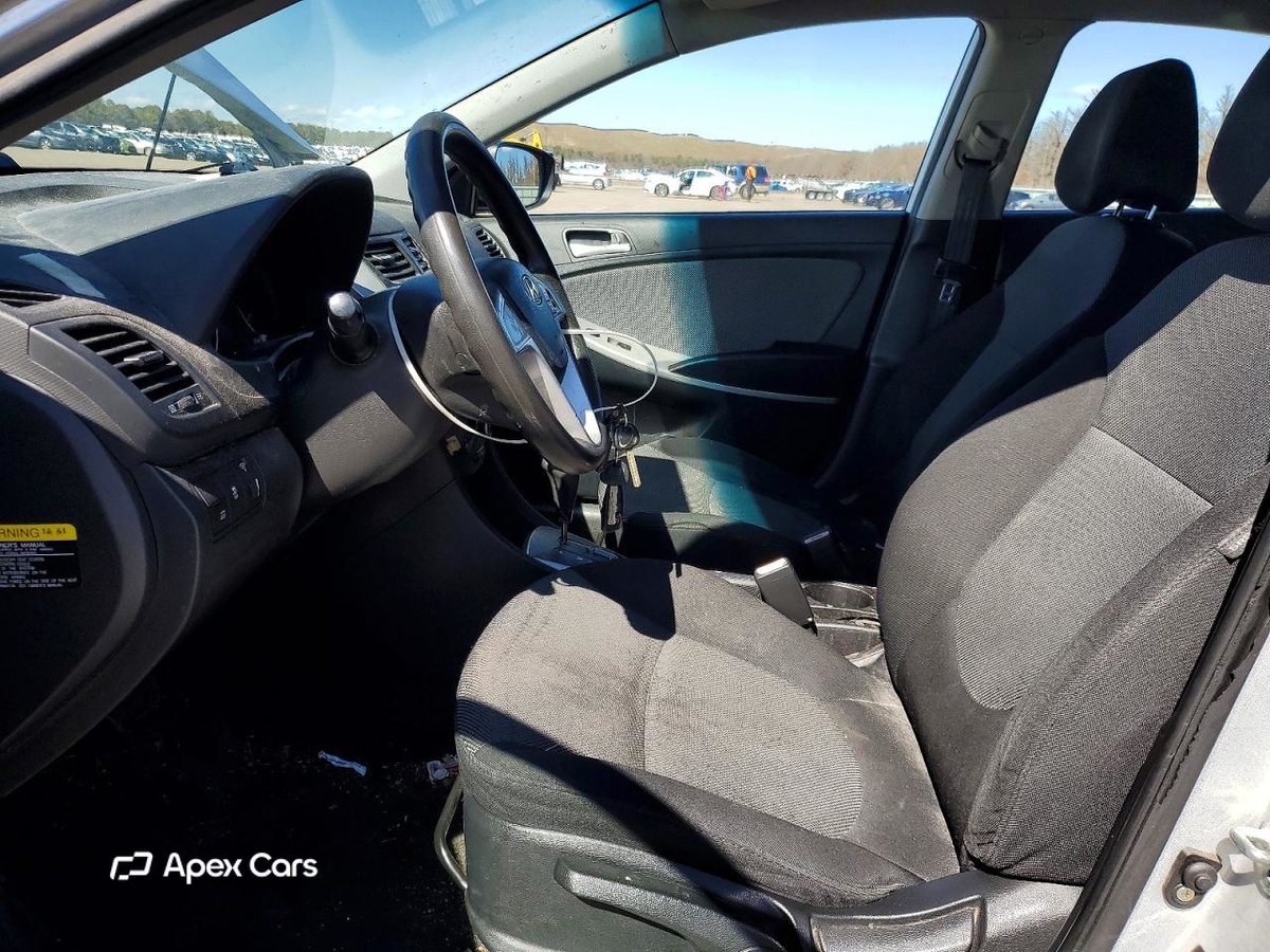 Hyundai Accent 2012
