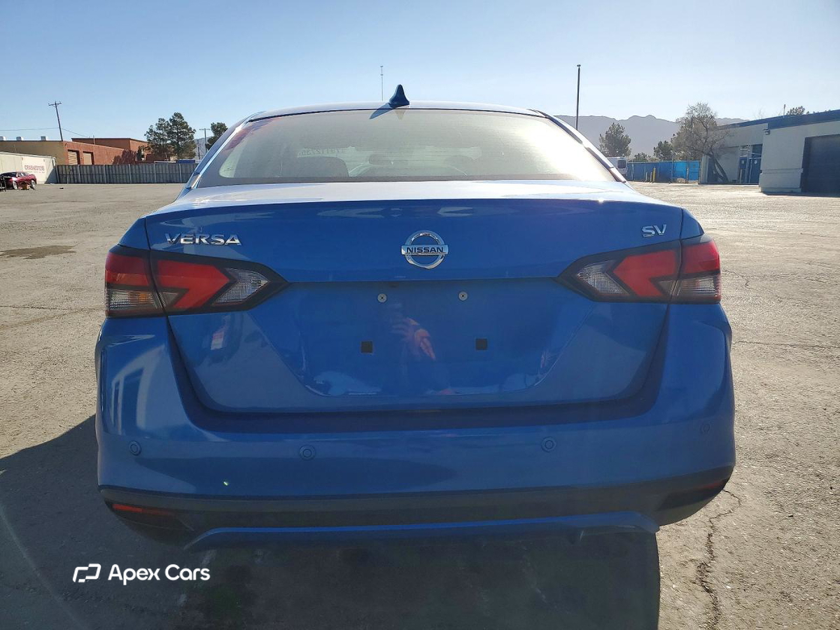 Nissan Versa 2021