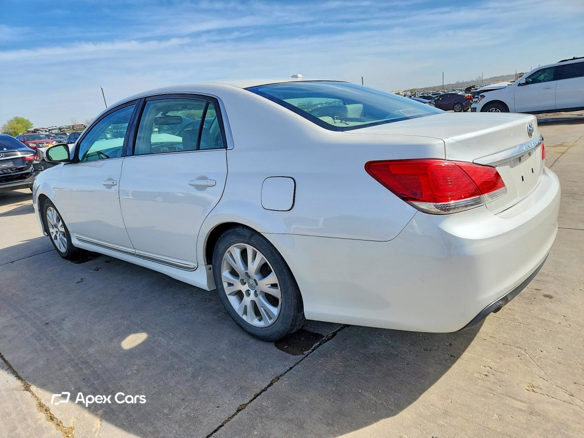 Toyota Avalon 2011