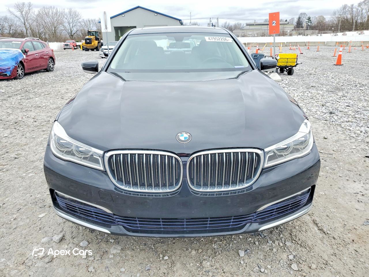 BMW Series 7 2016
