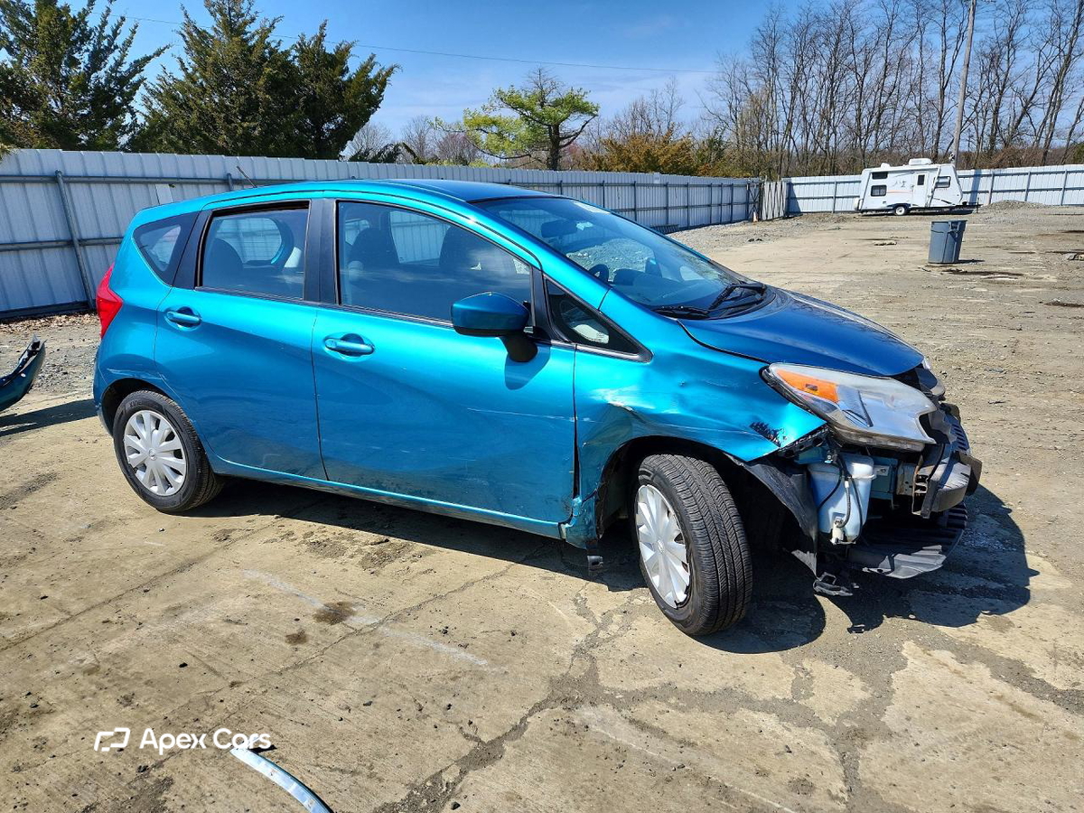 Nissan Versa 2015
