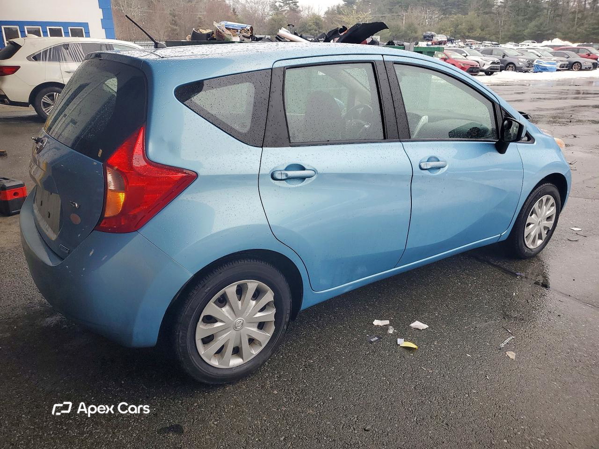 Nissan Versa 2015