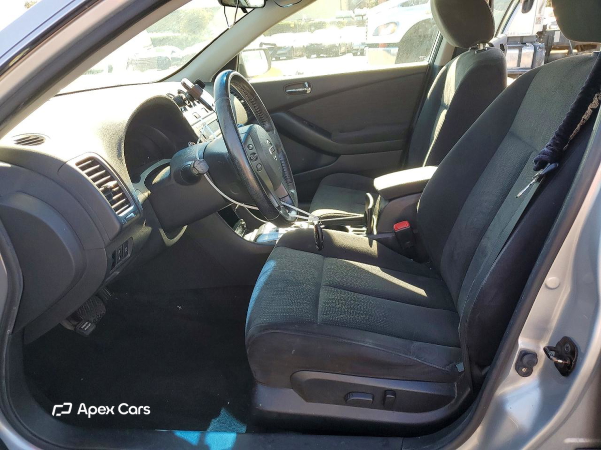 Nissan Altima 2010