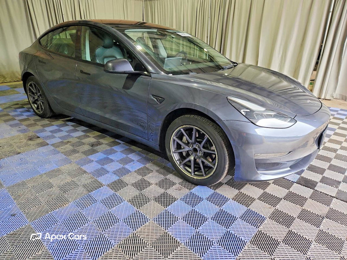 Tesla Model 3 2022