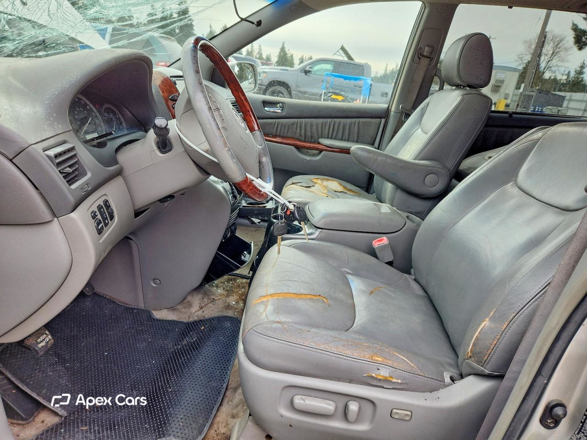 Toyota Sienna 2005