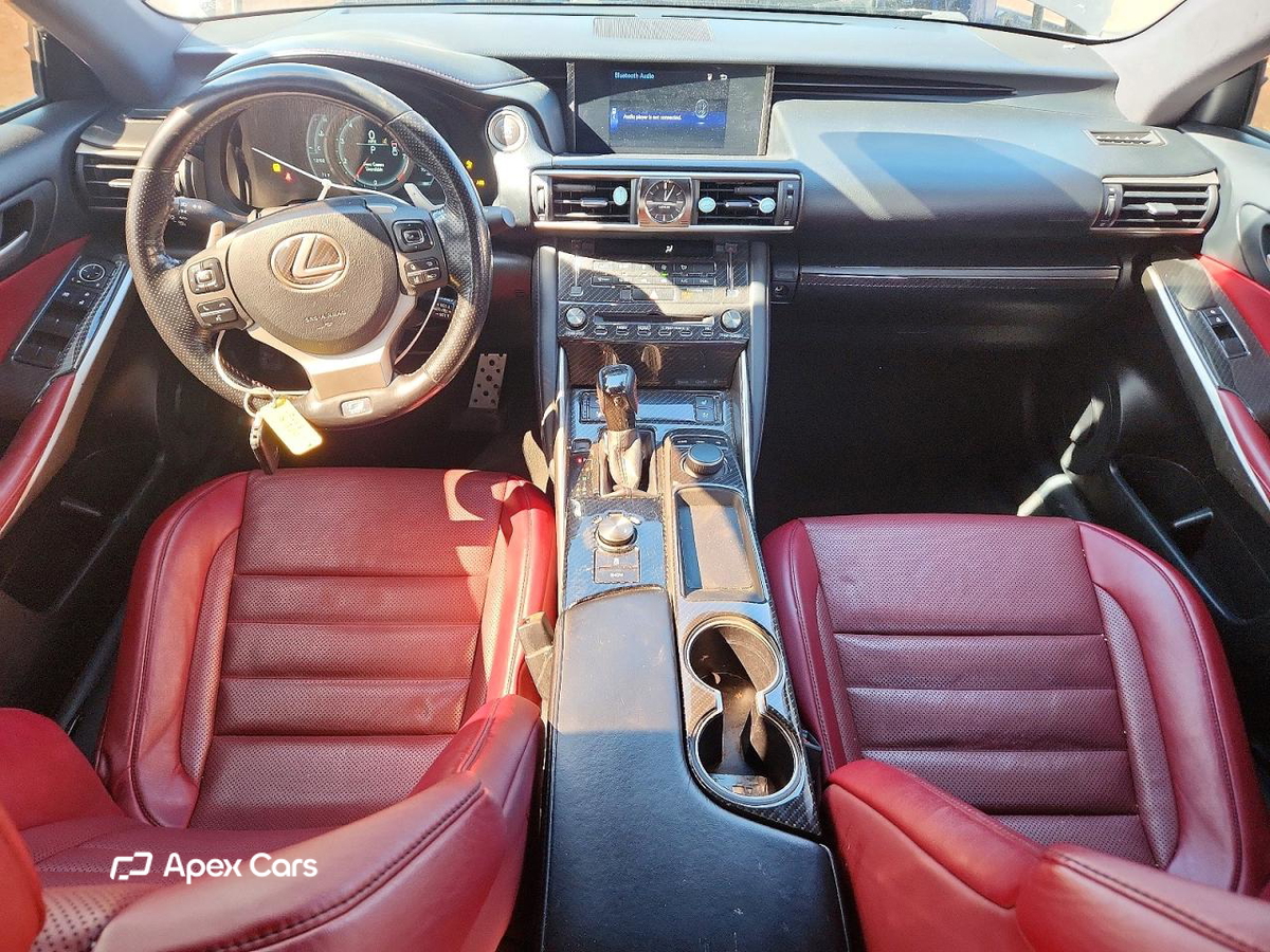 Lexus IS 2019