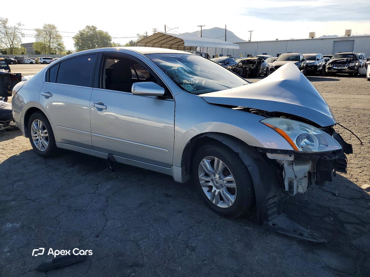 Nissan Altima 2012