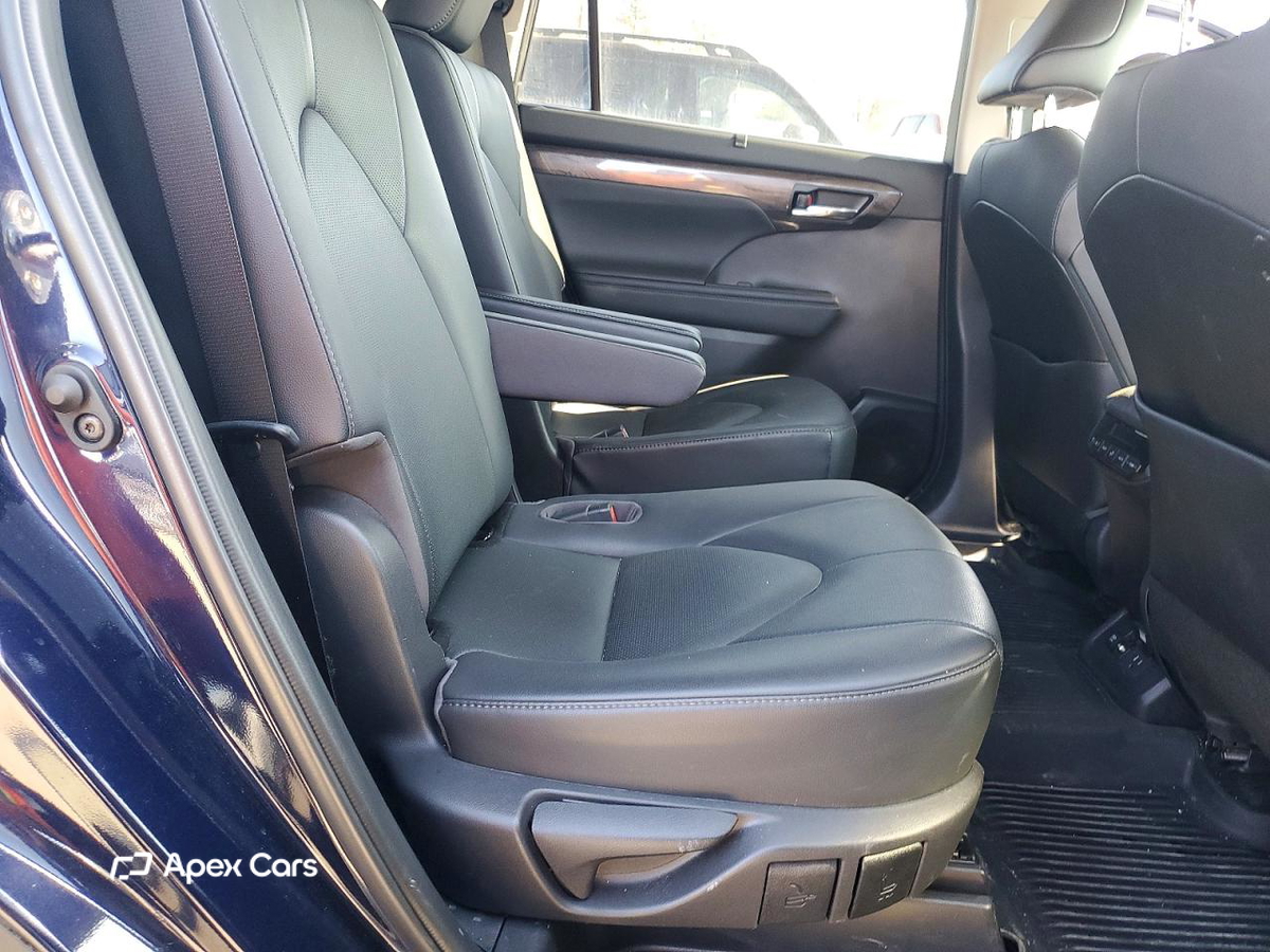 Toyota Highlander 2021