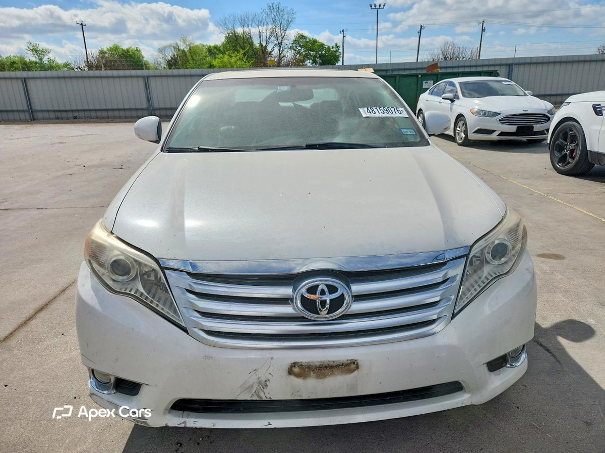 Toyota Avalon 2011