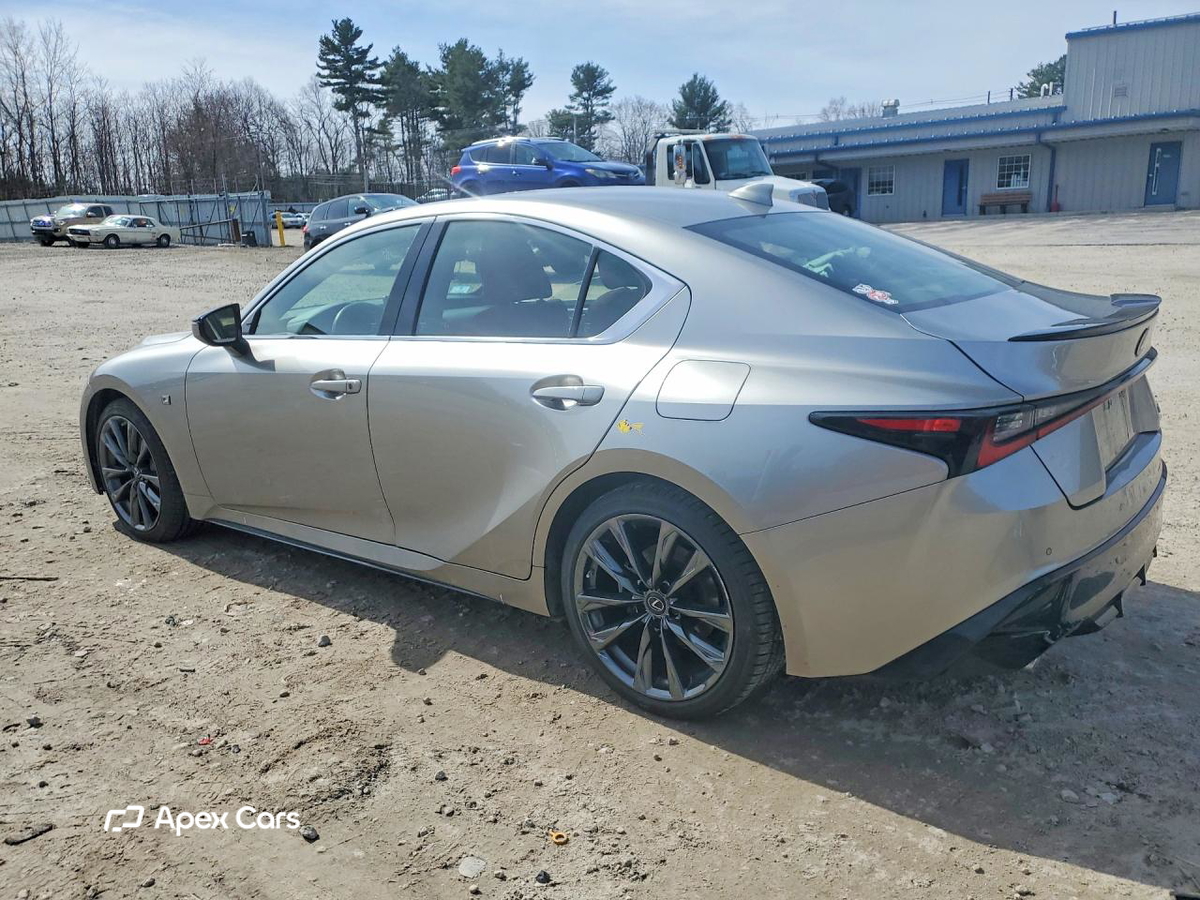 Lexus IS 2022