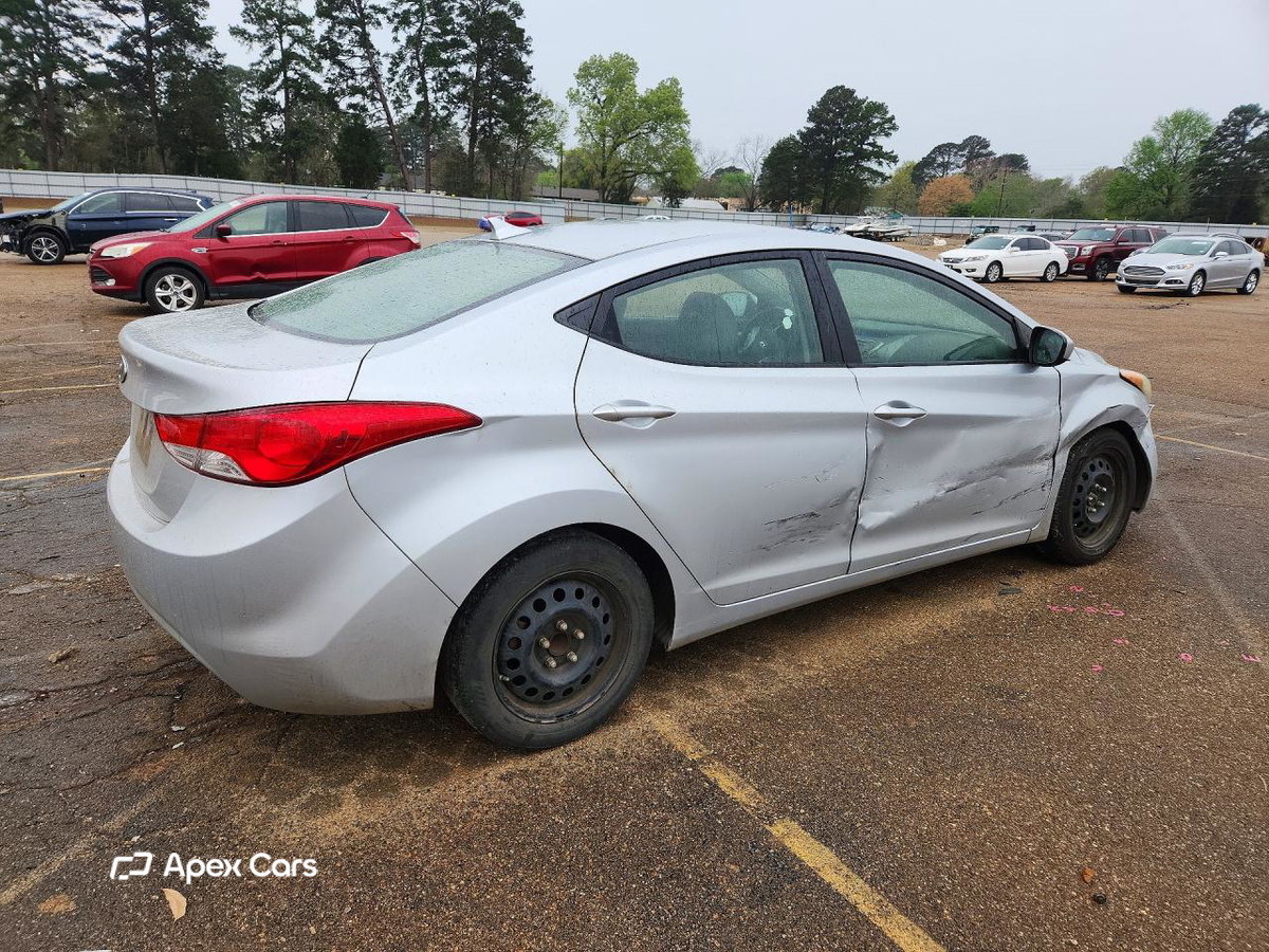 Hyundai Elantra 2011