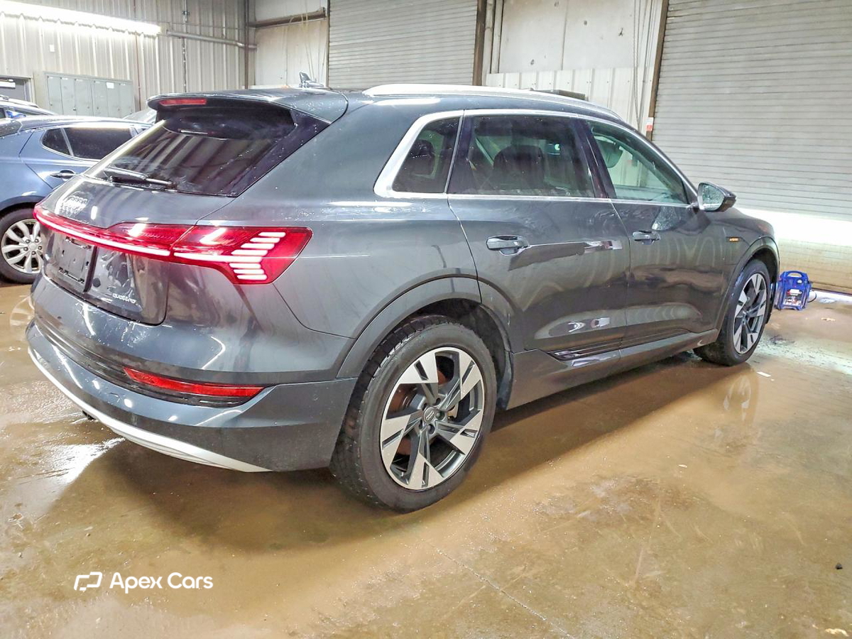 Audi e-tron 2021