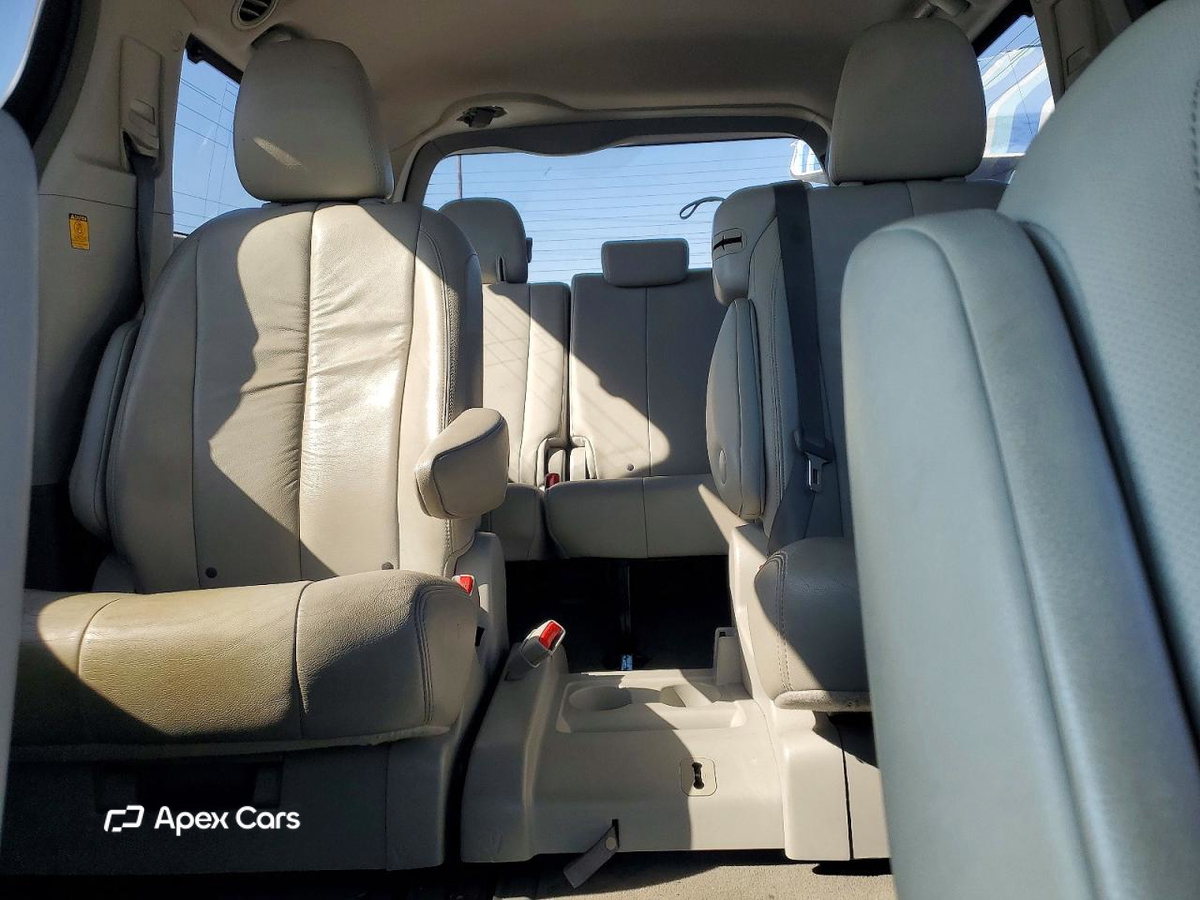 Toyota Sienna 2012