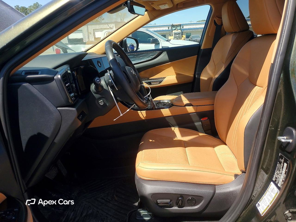 Lexus NX 2024