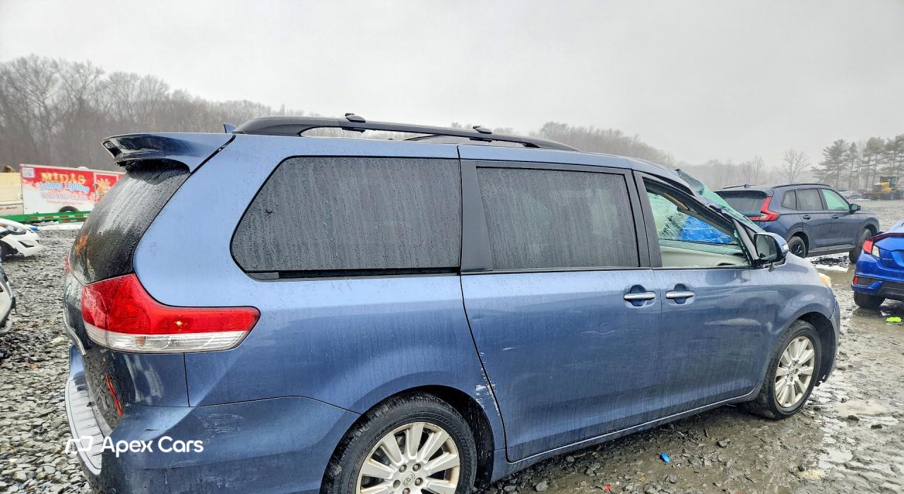 Toyota Sienna 2013