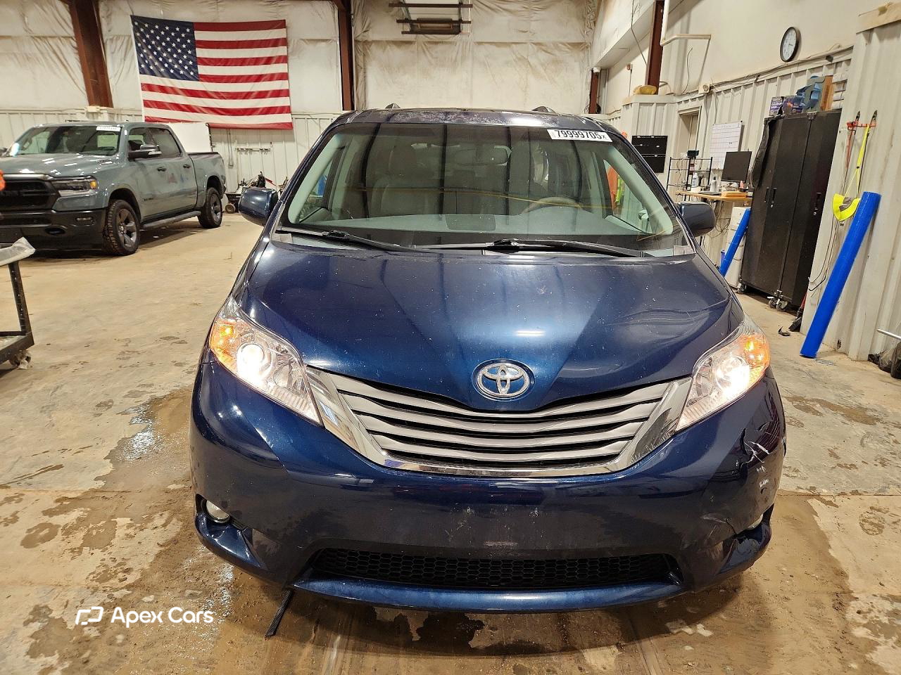 Toyota Sienna 2011