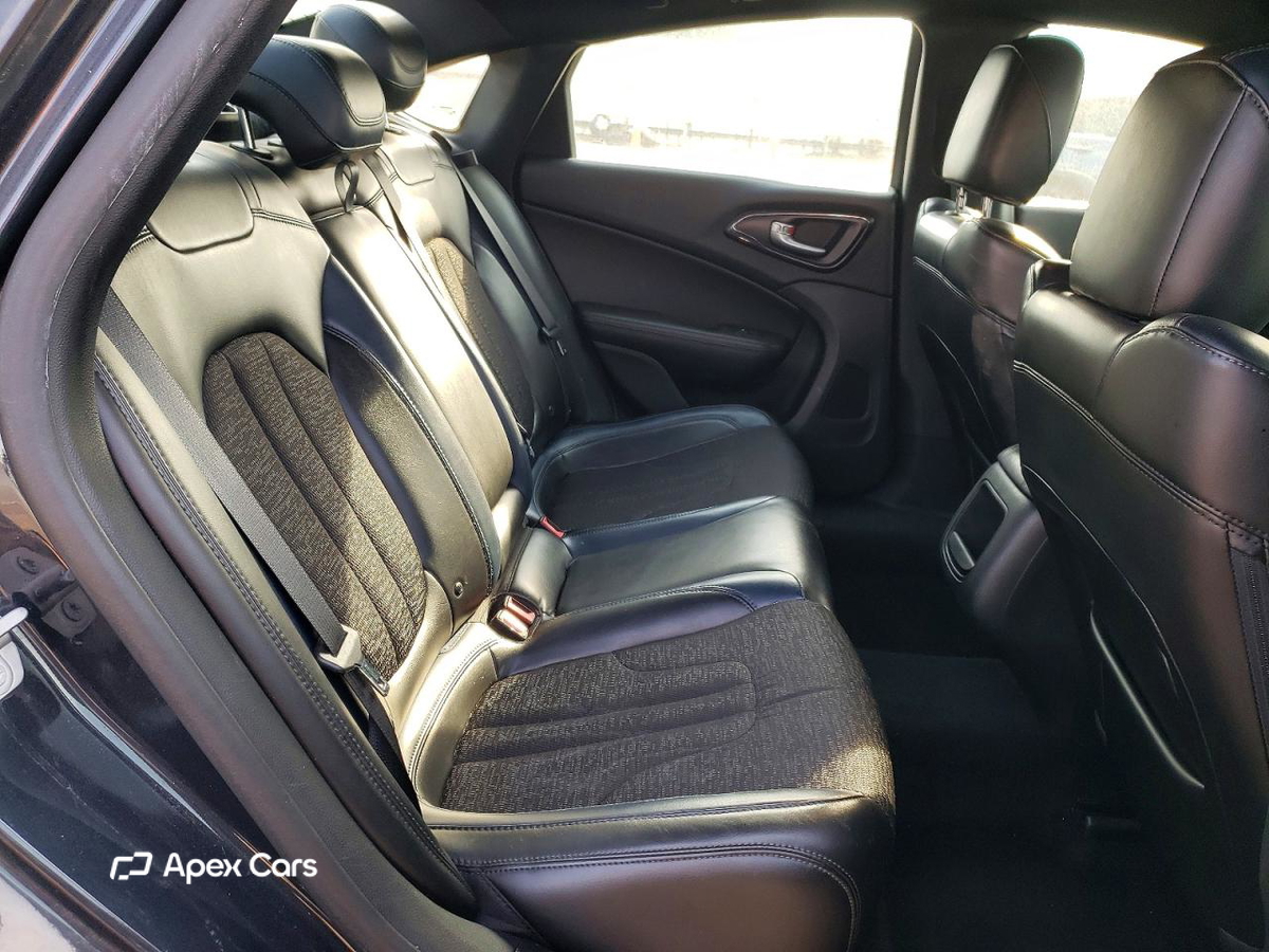 Chrysler 200 2016