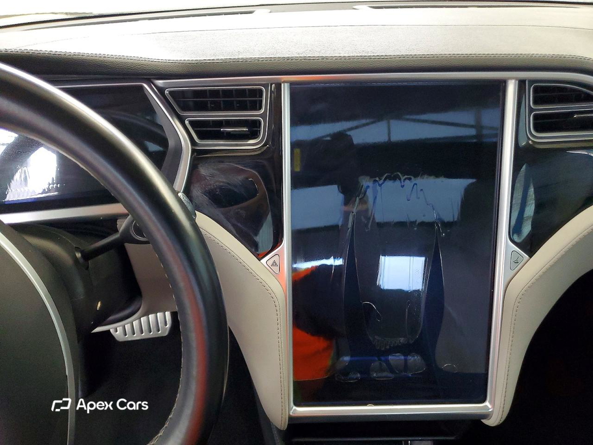 Tesla Model S 2014