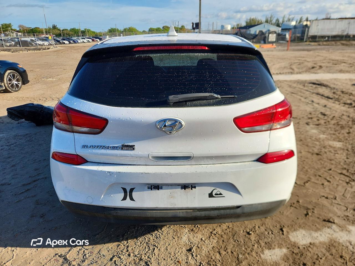 Hyundai Elantra 2018