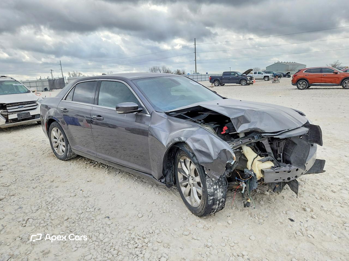 Chrysler 300 2021