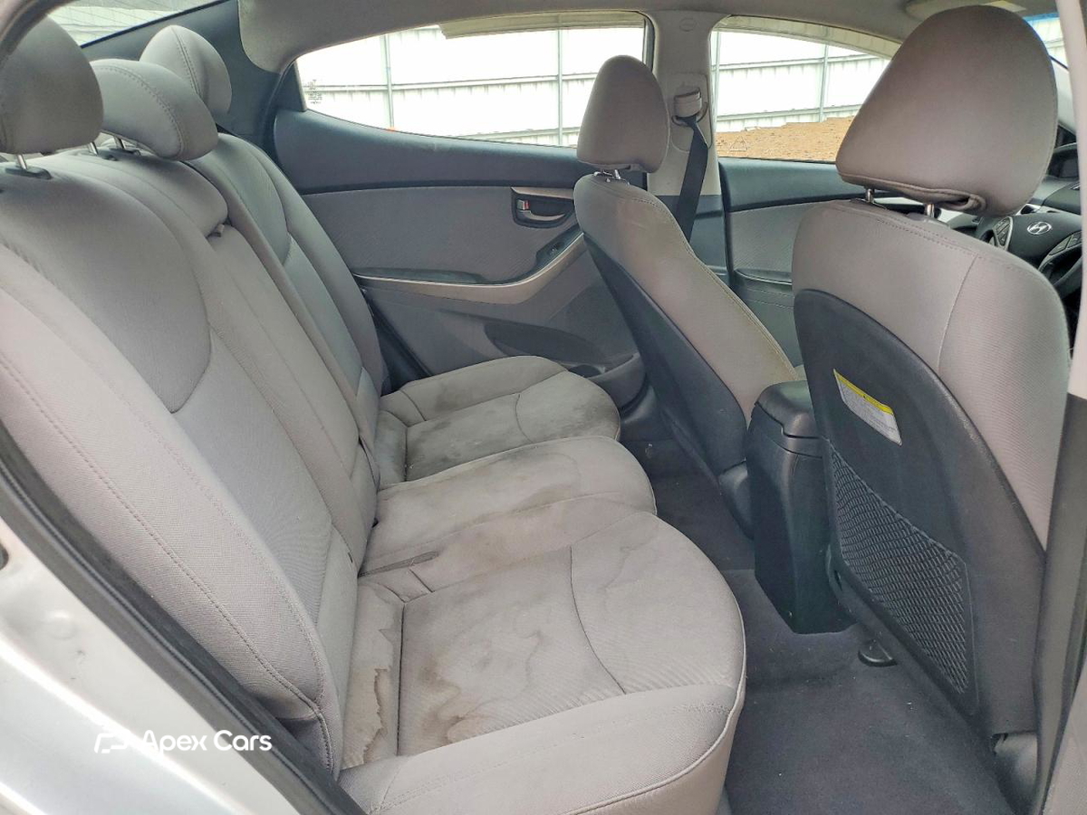 Hyundai Elantra 2013