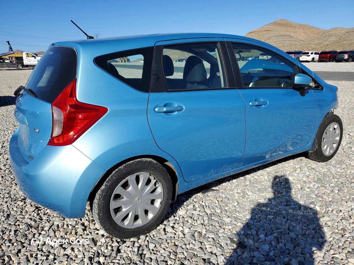 Nissan Versa 2015