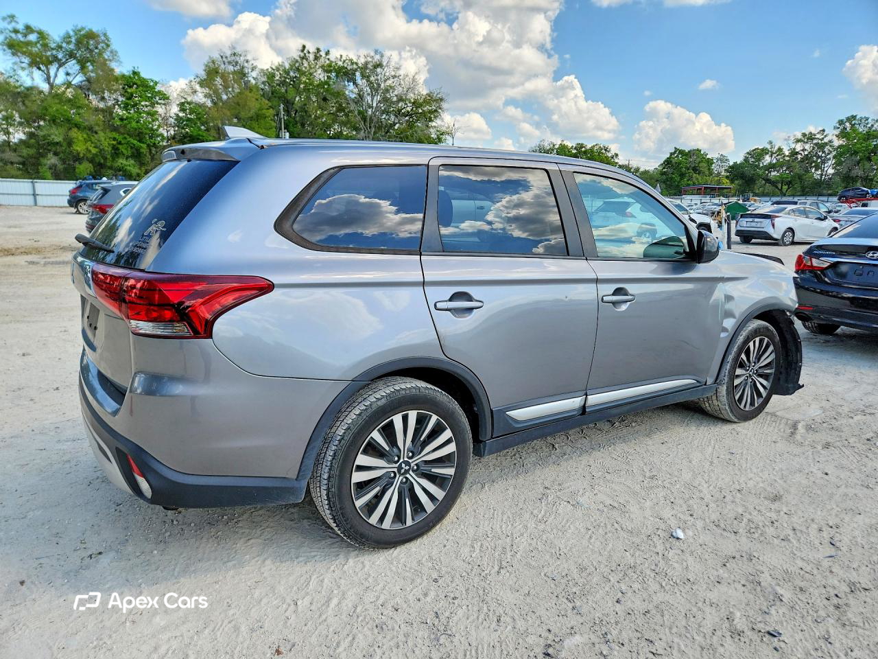 Mitsubishi Outlander 2020